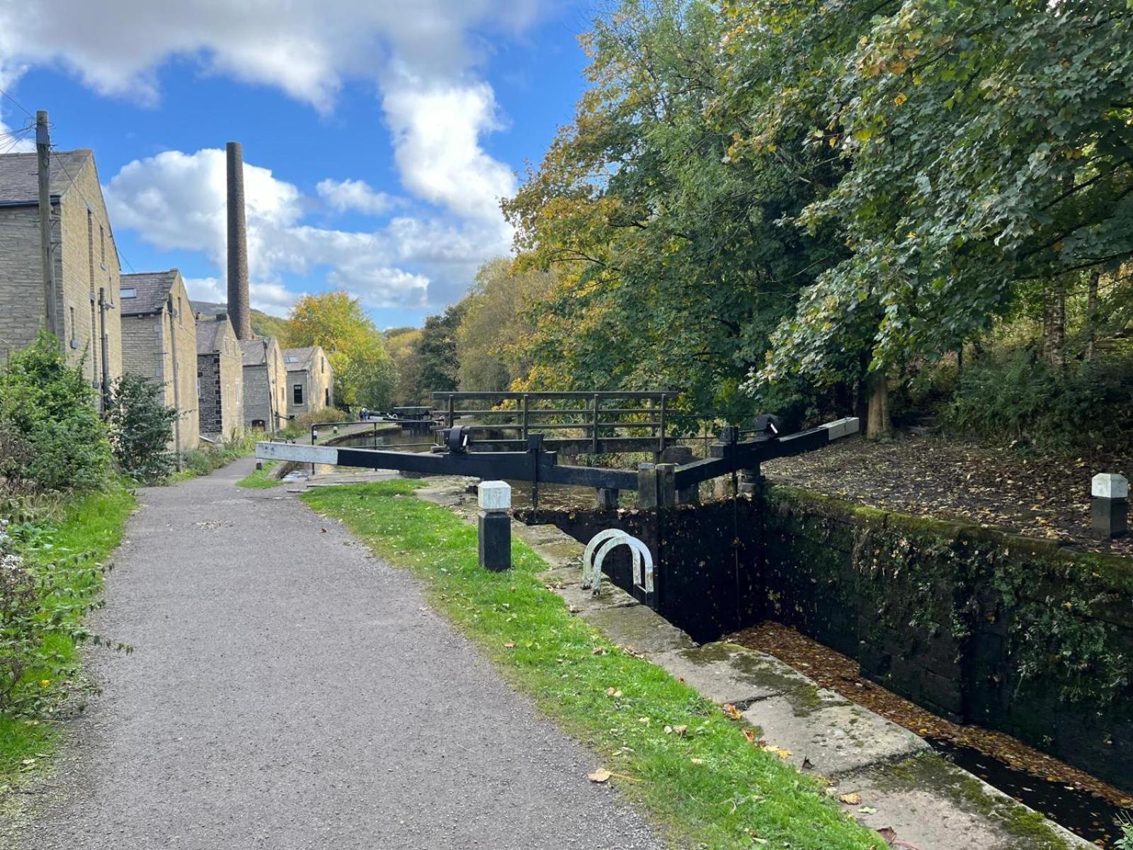 Woodland View By The Canal Hebden Bridge Dış mekan fotoğraf